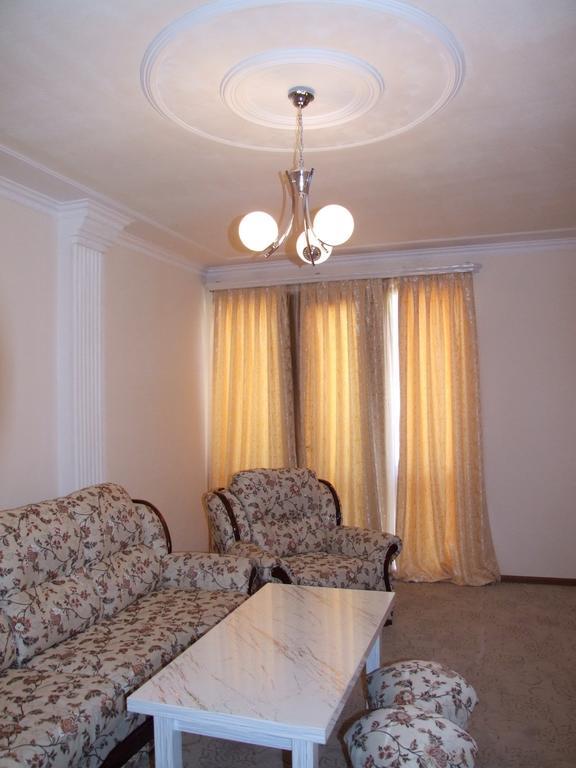 Hotel Central Jermuk Oda fotoğraf